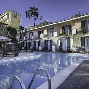 https://hotel-ulivo.hotelitalianriviera.com