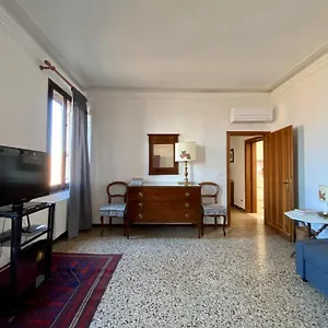 Apartament Calle San Giacomo 