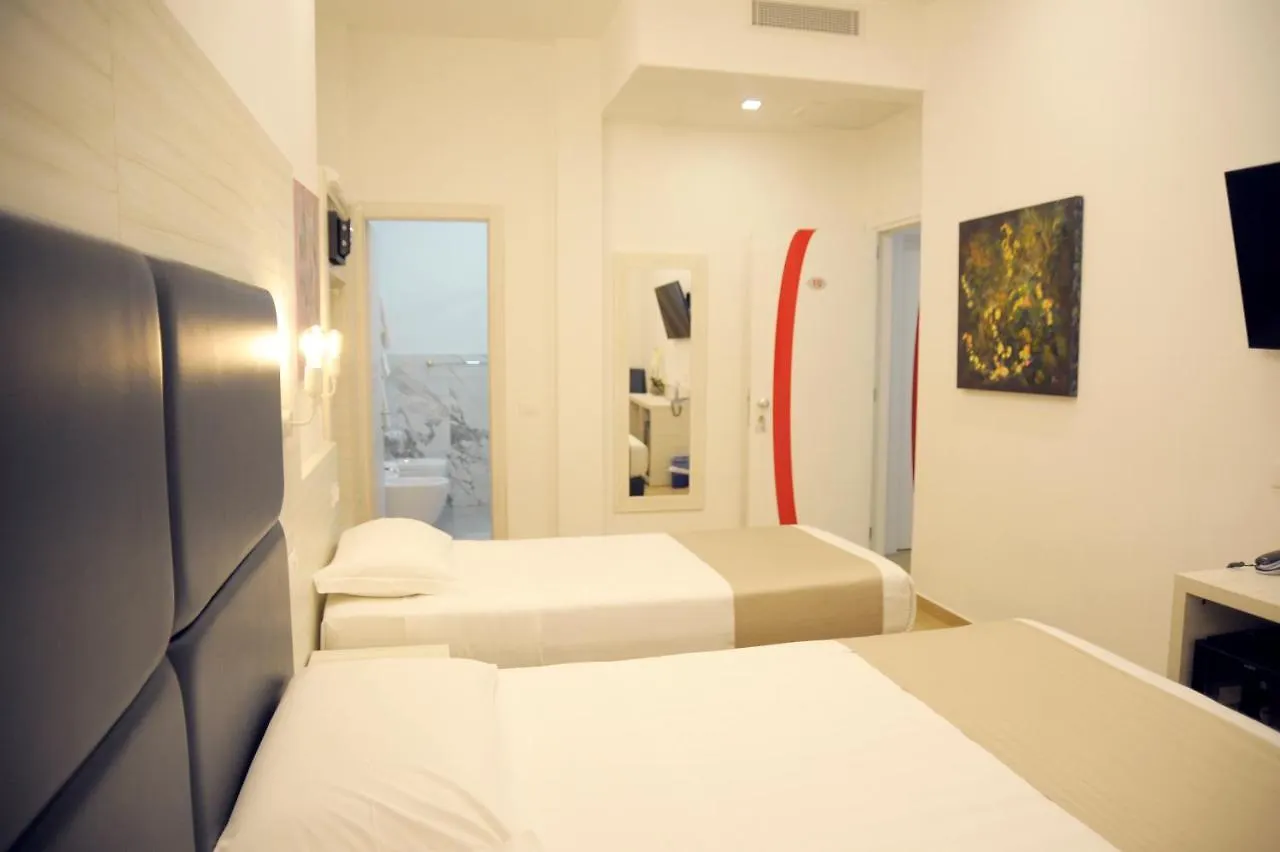 Hotel Fioralba Milan 2*,