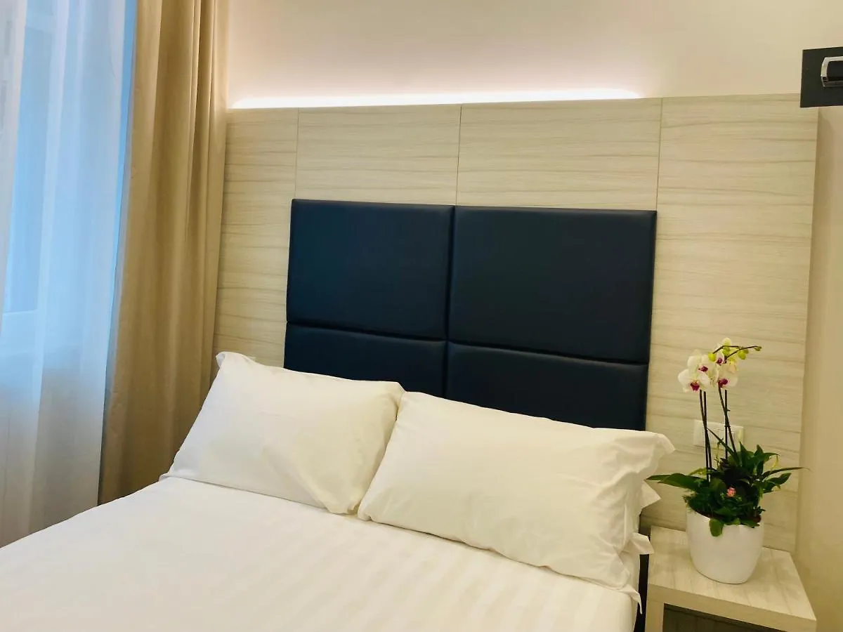 Hotel Fioralba Milan 2*,